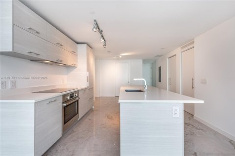 Copropriété à louer à Miami, Floride: 2 chambres, 111.3 m2 № 1944787 - photo 11