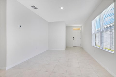 House in Tavares, Florida 3 bedrooms, 139.73 sq.m. № 1820812 - photo 4