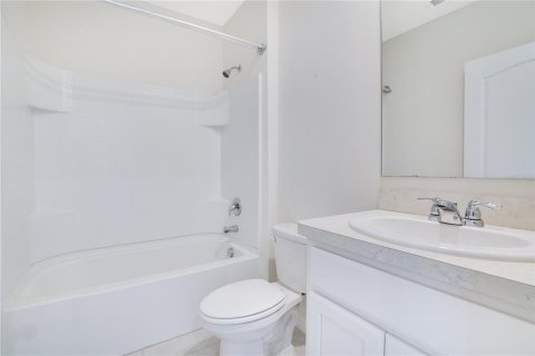 House in Tavares, Florida 3 bedrooms, 139.73 sq.m. № 1820812 - photo 17