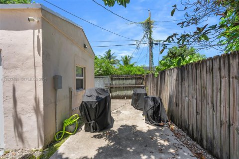 Propiedad comercial en alquiler en Miami, Florida, 24.53 m2 № 2339934 - foto 14