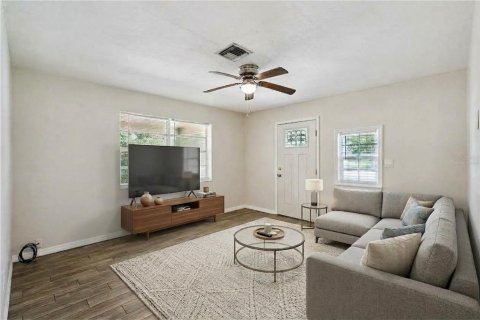 Casa en venta en Deltona, Florida, 3 dormitorios, 105.35 m2 № 2377459 - foto 4