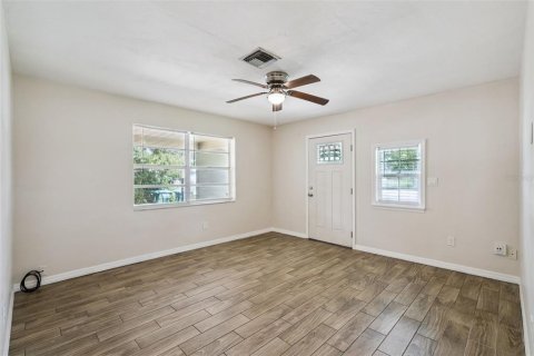 Casa en venta en Deltona, Florida, 3 dormitorios, 105.35 m2 № 2377459 - foto 5