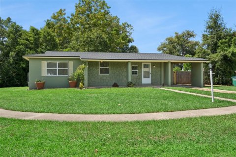 Casa en Deltona, Florida 3 dormitorios, 105.35 m2 № 2377459
