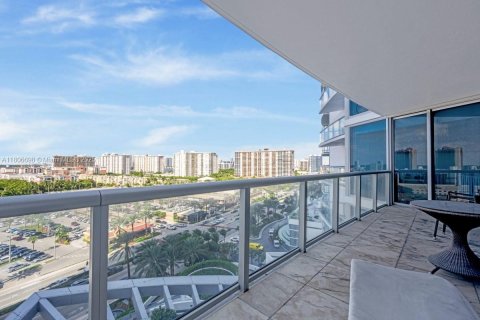 Condo in Sunny Isles Beach, Florida, 3 bedrooms  № 1867032 - photo 13