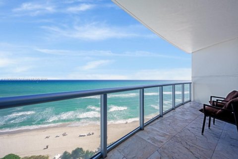 Condo in Sunny Isles Beach, Florida, 3 bedrooms  № 1867032 - photo 4
