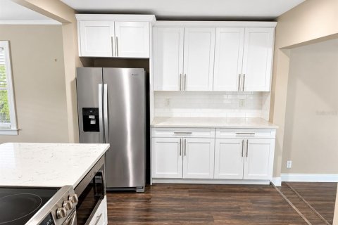 House in Saint Petersburg, Florida 2 bedrooms, 82.22 sq.m. № 2391168 - photo 7