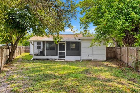 House in Saint Petersburg, Florida 2 bedrooms, 82.22 sq.m. № 2391168 - photo 20