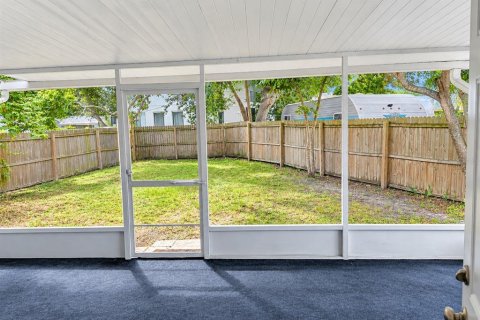 House in Saint Petersburg, Florida 2 bedrooms, 82.22 sq.m. № 2391168 - photo 17