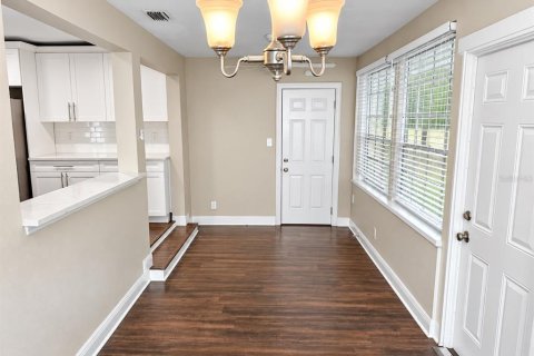 House in Saint Petersburg, Florida 2 bedrooms, 82.22 sq.m. № 2391168 - photo 9