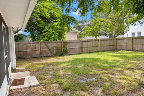 House in Saint Petersburg, Florida 2 bedrooms, 82.22 sq.m. № 2391168 - photo 18
