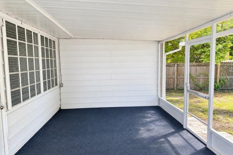 House in Saint Petersburg, Florida 2 bedrooms, 82.22 sq.m. № 2391168 - photo 15