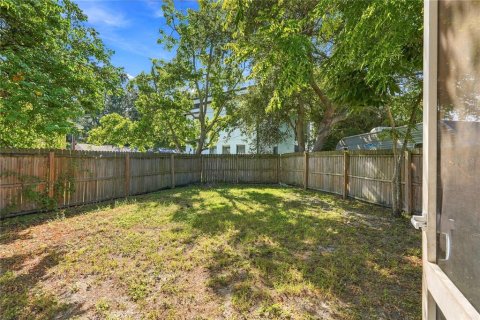 House in Saint Petersburg, Florida 2 bedrooms, 82.22 sq.m. № 2391168 - photo 30