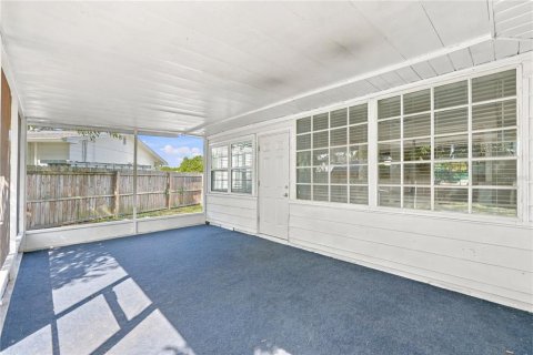 House in Saint Petersburg, Florida 2 bedrooms, 82.22 sq.m. № 2391168 - photo 28