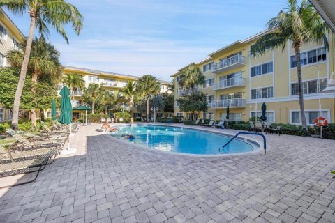 Condo in Fort Lauderdale, Florida, 2 bedrooms  № 2193208 - photo 18