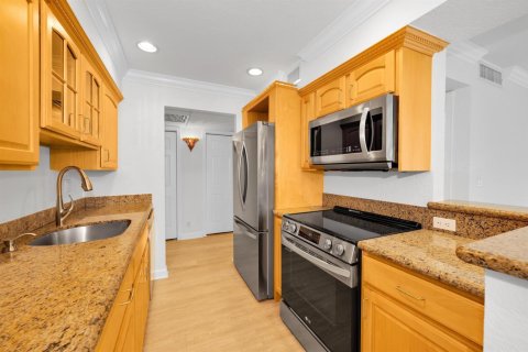 Condo in Fort Lauderdale, Florida, 2 bedrooms  № 2193208 - photo 2
