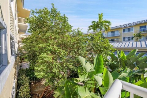 Condo in Fort Lauderdale, Florida, 2 bedrooms  № 2193208 - photo 24