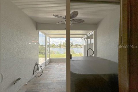 Townhouse in Largo, Florida 3 bedrooms, 190.54 sq.m. № 1909679 - photo 17