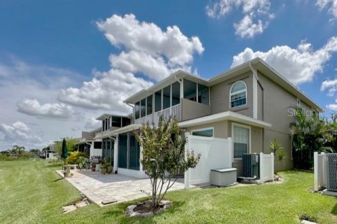 Townhouse in Largo, Florida 3 bedrooms, 190.54 sq.m. № 1909679 - photo 3