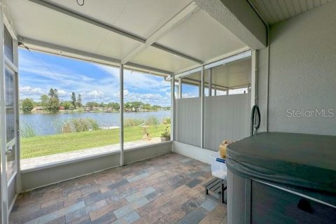 Townhouse in Largo, Florida 3 bedrooms, 190.54 sq.m. № 1909679 - photo 18