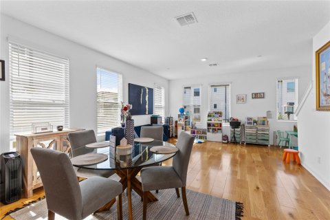Touwnhouse à vendre à Orlando, Floride: 3 chambres, 201.32 m2 № 2423590 - photo 10