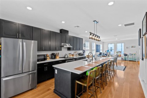 Touwnhouse à vendre à Orlando, Floride: 3 chambres, 201.32 m2 № 2423590 - photo 13