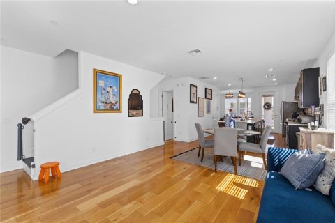 Touwnhouse à vendre à Orlando, Floride: 3 chambres, 201.32 m2 № 2423590 - photo 9