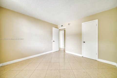 Condominio en venta en Miami, Florida, 2 dormitorios, 96.25 m2 № 2012484 - foto 3