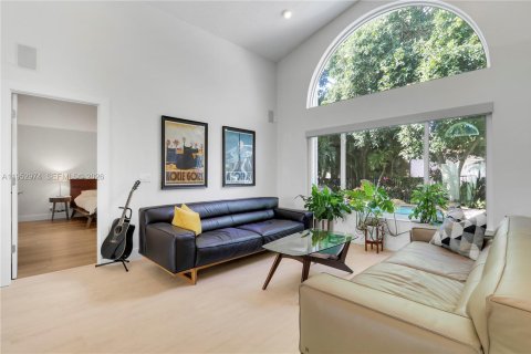 House in Palm Beach Gardens, Florida 3 bedrooms, 179.12 sq.m. № 2008018 - photo 13