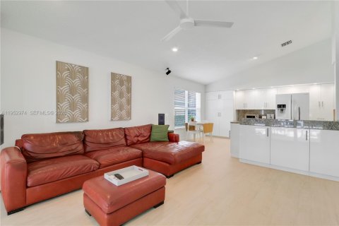 House in Palm Beach Gardens, Florida 3 bedrooms, 179.12 sq.m. № 2008018 - photo 17