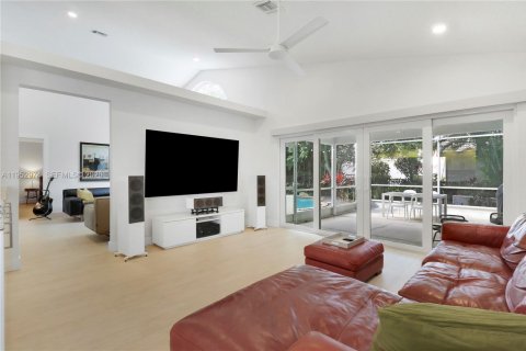 House in Palm Beach Gardens, Florida 3 bedrooms, 179.12 sq.m. № 2008018 - photo 19