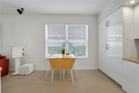 House in Palm Beach Gardens, Florida 3 bedrooms, 179.12 sq.m. № 2008018 - photo 26