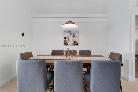 House in Palm Beach Gardens, Florida 3 bedrooms, 179.12 sq.m. № 2008018 - photo 9