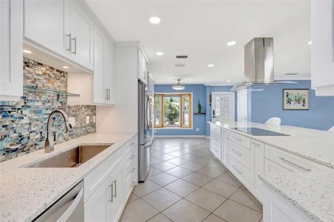 House in Bradenton, Florida 3 bedrooms, 203.64 sq.m. № 1833383 - photo 12