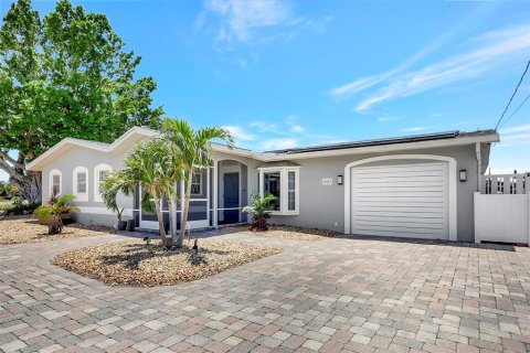 House in Bradenton, Florida 3 bedrooms, 203.64 sq.m. № 1833383 - photo 7