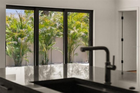 Casa en venta en Sarasota, Florida, 5 dormitorios, 290.6 m2 № 2166969 - foto 28