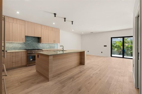 Casa en venta en Sarasota, Florida, 5 dormitorios, 290.6 m2 № 2166969 - foto 9