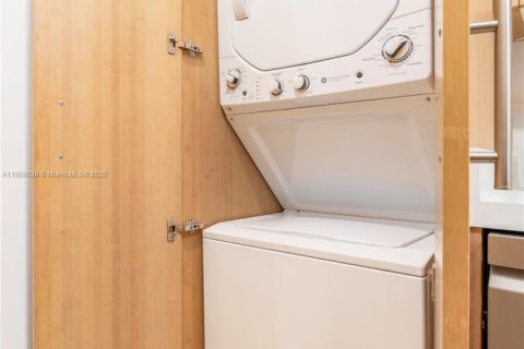 Condominio en venta en Bal Harbour, Florida, 2 dormitorios, 98.1 m2 № 1961837 - foto 6