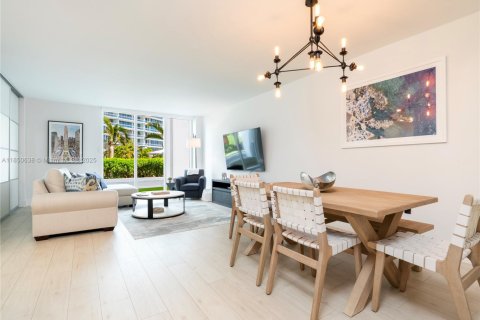 Condominio en venta en Bal Harbour, Florida, 2 dormitorios, 98.1 m2 № 1961837 - foto 1