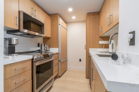 Condominio en venta en Bal Harbour, Florida, 2 dormitorios, 98.1 m2 № 1961837 - foto 4