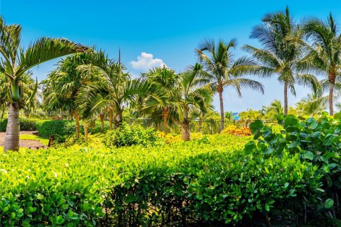 Condominio en venta en Bal Harbour, Florida, 2 dormitorios, 98.1 m2 № 1961837 - foto 15