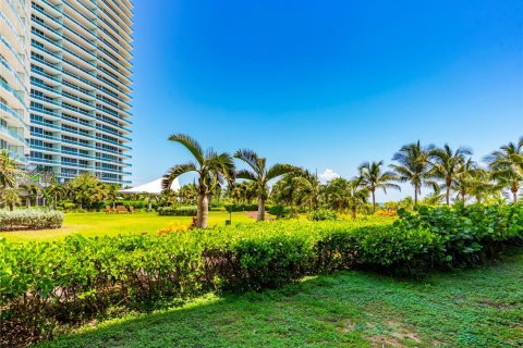 Condominio en venta en Bal Harbour, Florida, 2 dormitorios, 98.1 m2 № 1961837 - foto 16