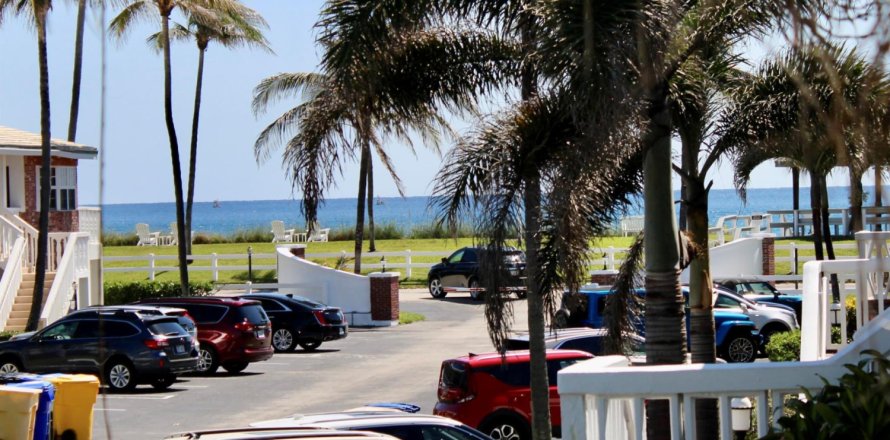 Immobilier commercial à Ocean Ridge, Floride 2 chambres, 99.87 m2 № 1100815