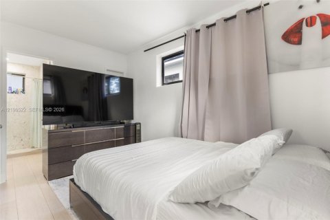 Villa ou maison à vendre à El Portal, Floride: 4 chambres, 214.6 m2 № 2427817 - photo 24