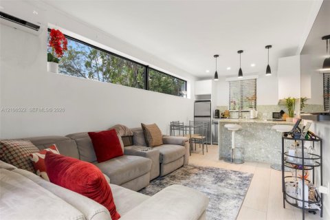 Villa ou maison à vendre à El Portal, Floride: 4 chambres, 214.6 m2 № 2427817 - photo 22