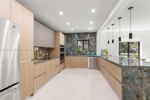 Villa ou maison à vendre à El Portal, Floride: 4 chambres, 214.6 m2 № 2427817 - photo 10