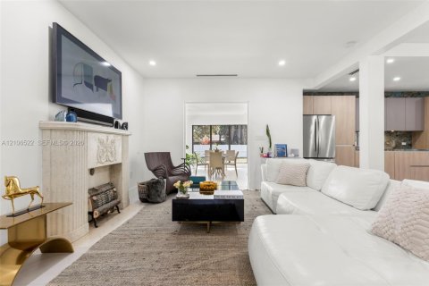 Villa ou maison à vendre à El Portal, Floride: 4 chambres, 214.6 m2 № 2427817 - photo 8