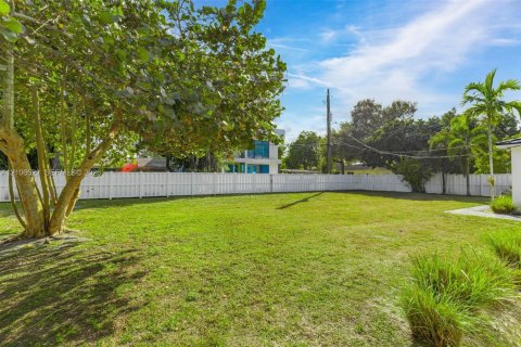 Villa ou maison à vendre à El Portal, Floride: 4 chambres, 214.6 m2 № 2427817 - photo 21