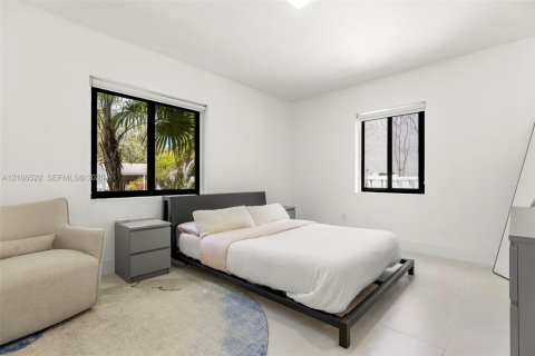 Villa ou maison à vendre à El Portal, Floride: 4 chambres, 214.6 m2 № 2427817 - photo 16