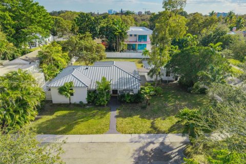 Villa ou maison à vendre à El Portal, Floride: 4 chambres, 214.6 m2 № 2427817 - photo 26