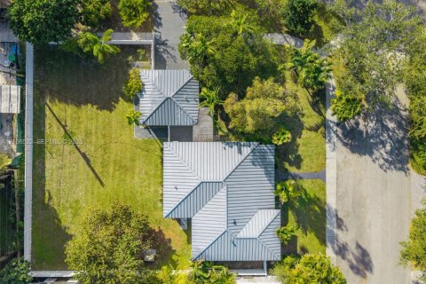 Villa ou maison à vendre à El Portal, Floride: 4 chambres, 214.6 m2 № 2427817 - photo 4